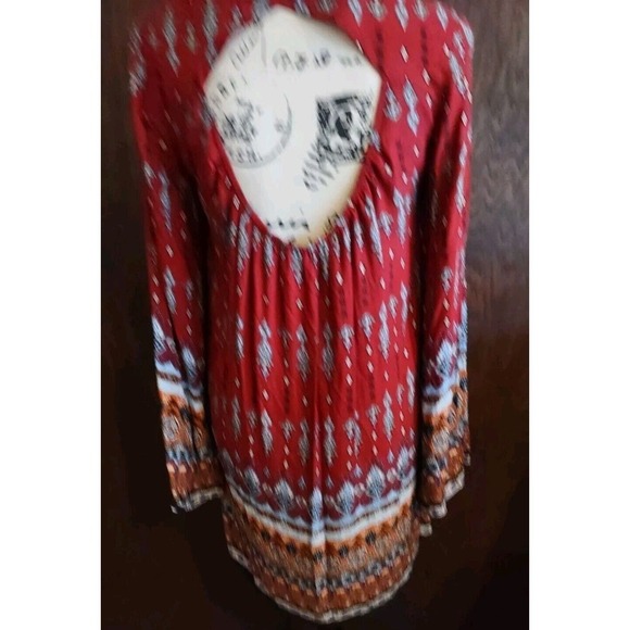 Loveriche Shift Dress Small Maroon Open back flowy Bell Sleeve Lined Lightweight - Picture 4 of 7